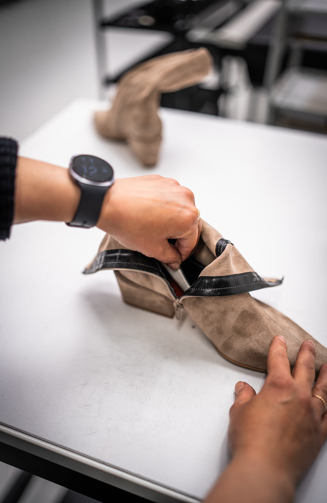 Chaussure finie placée dans son emballage