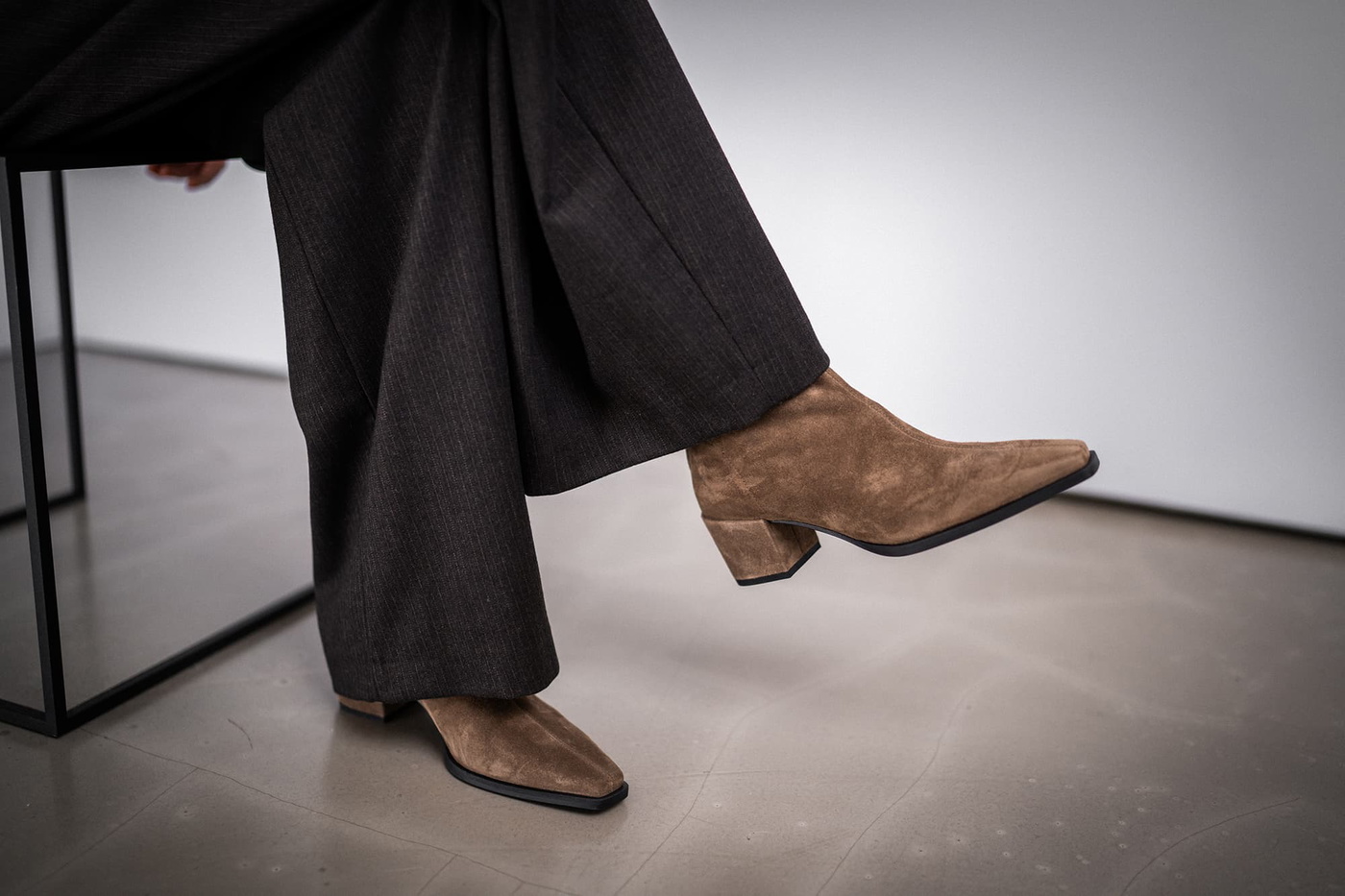 Damenstiefelette aus Veloursleder von Kennel & Schmenger
